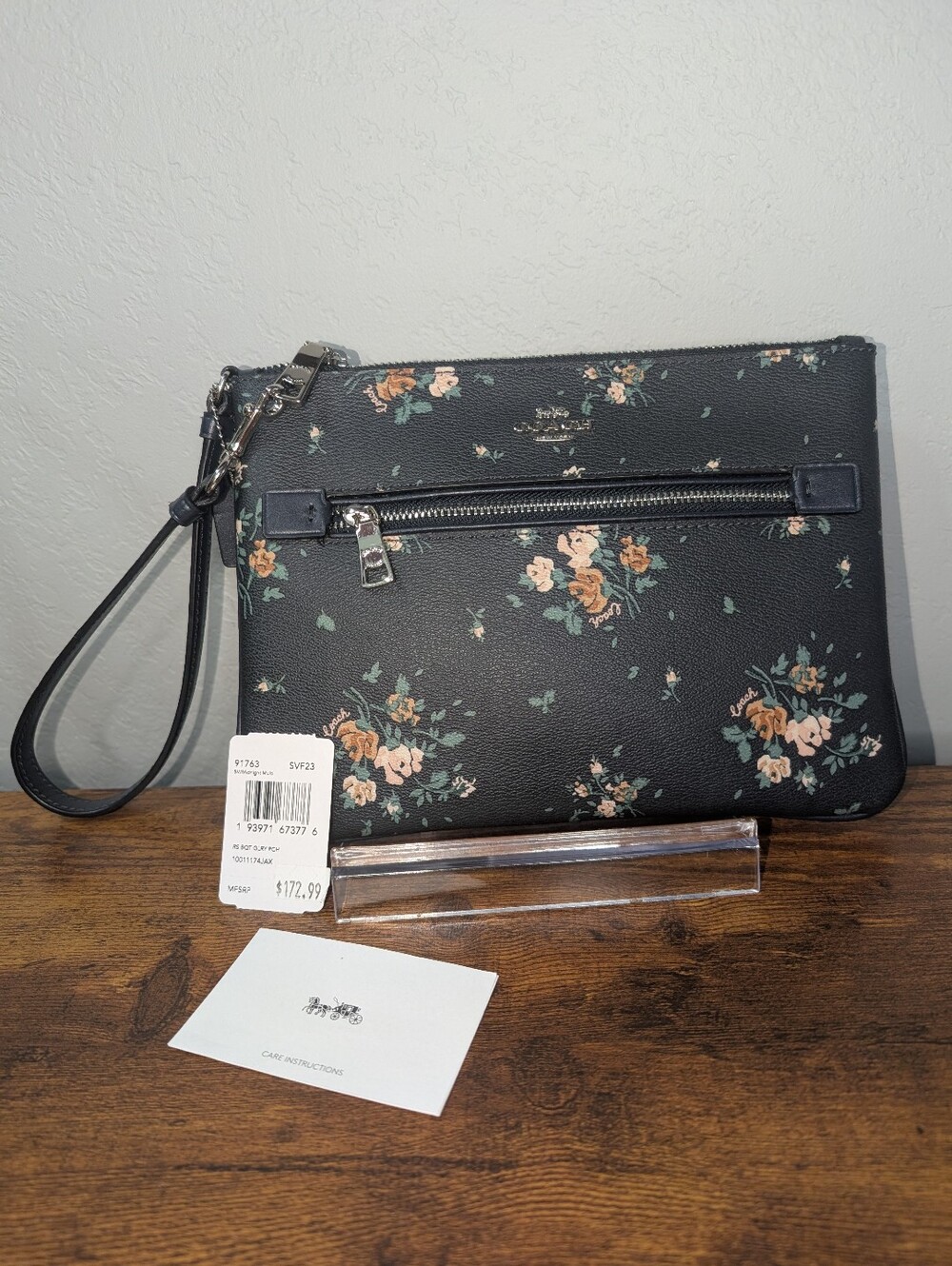 NWT Coach Gallery Rose Bouquet Pouch